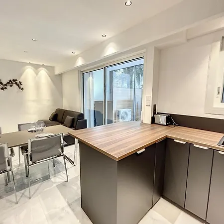 Apartment Proche Croisette- Studio Avec Grande Terrasse *